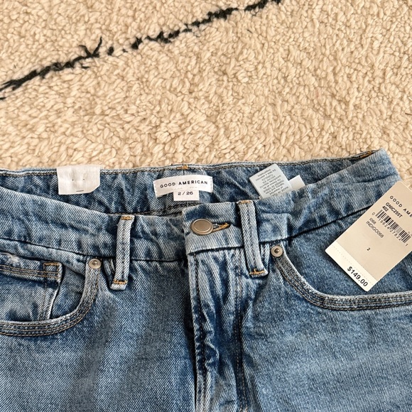 Brand new/ Good American Light Blue Ripped Straight Leg Jeans/ high rise - Picture 5 of 5